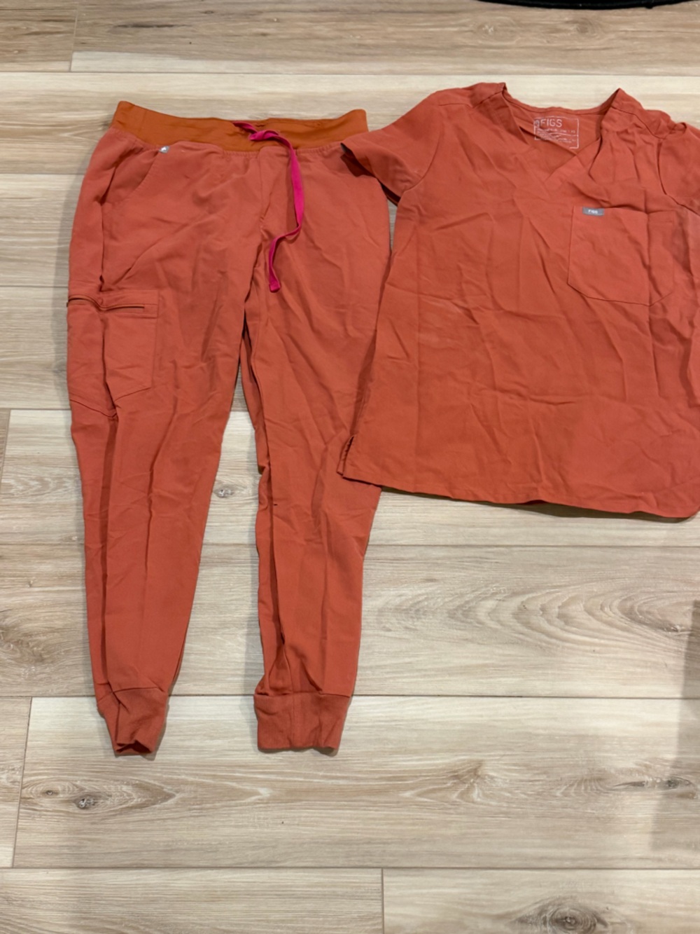 Figs Terracotta scrub set